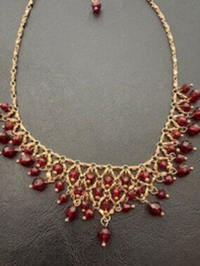 Bib style 15" necklace-Gold tone-Red beads on gold tone chain-Claw clasp